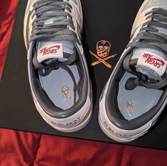 Custum Jordan 1 lows "PLAYSTATION" BY SHOE SURGEON - Picture 4 of 8